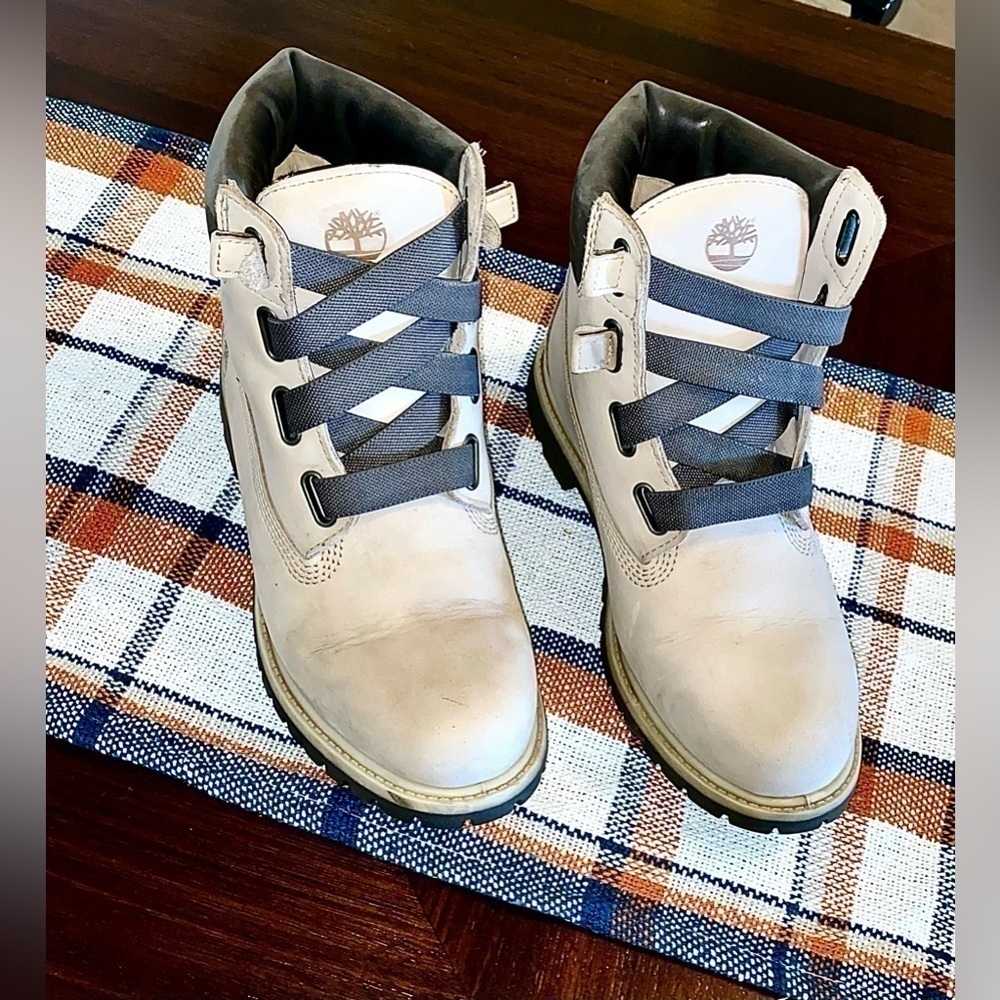 Timberland 6inch premium convenience boots in beige…‌‌‌‌‌‌‌‌‌‌‌‌‌‌‌ - Picture 2 of 5